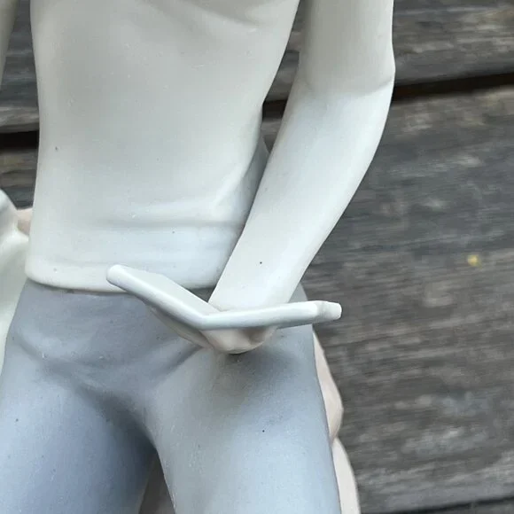 Lladro Matte Hebrew Student Jewish Boy with Book 4684 Bar Mitzvah Siddur Judacia - Picture 5 of 13